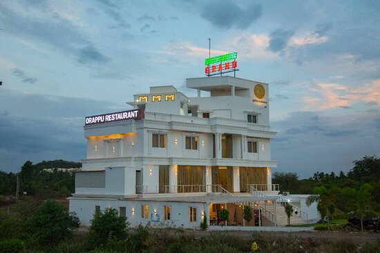 Best-Hotels-in-Melur-Orappu-Restaurant